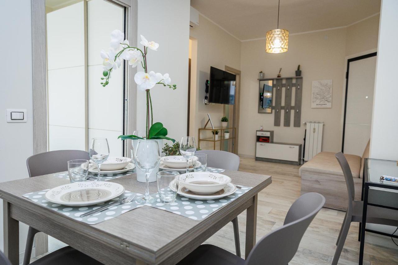 Snt Apartment - City Center Бергамо Екстер'єр фото